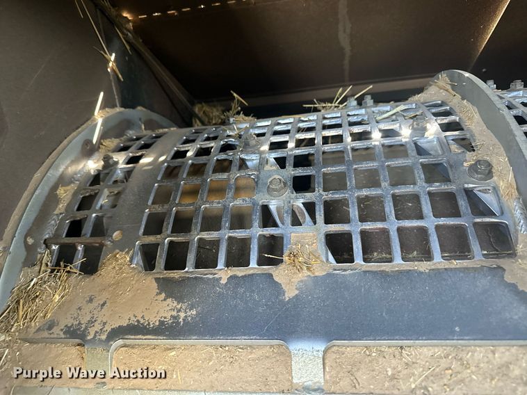 image for item OC9385 1995 Gleaner R72  combine