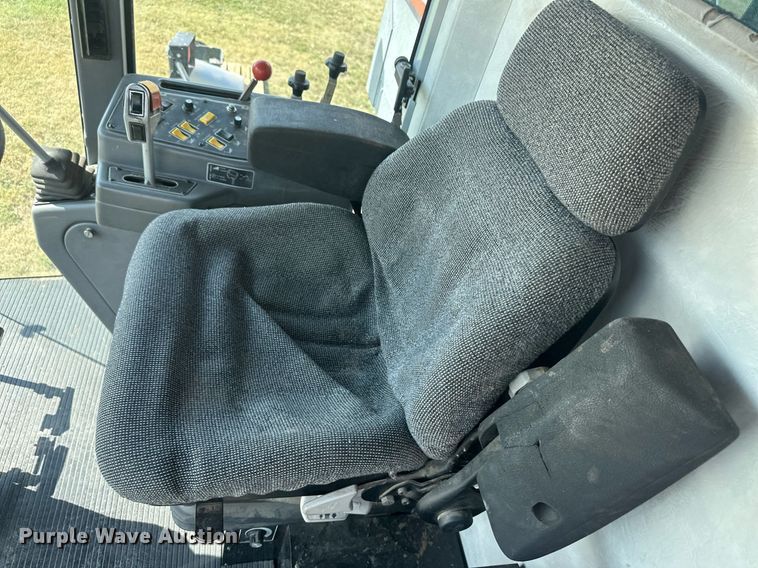 image for item OC9385 1995 Gleaner R72  combine