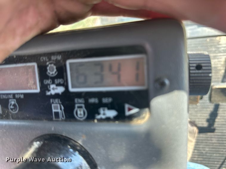 image for item OC9385 1995 Gleaner R72  combine