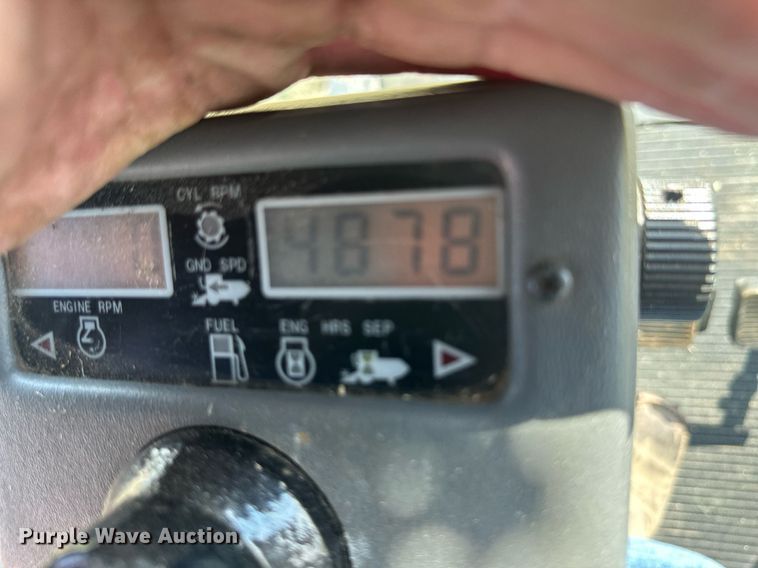 image for item OC9385 1995 Gleaner R72  combine