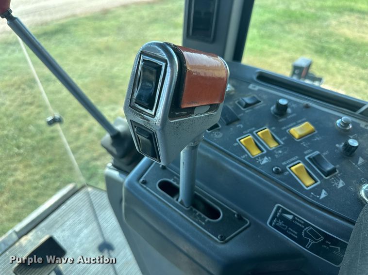 image for item OC9385 1995 Gleaner R72  combine