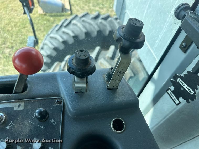 image for item OC9385 1995 Gleaner R72  combine