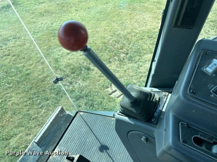 image for item OC9385 1995 Gleaner R72  combine