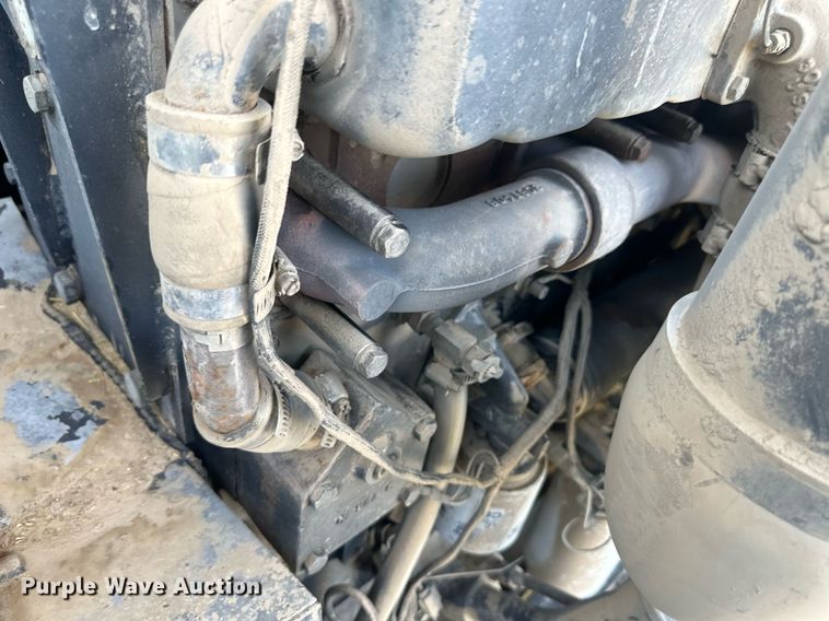 image for item OC9385 1995 Gleaner R72  combine