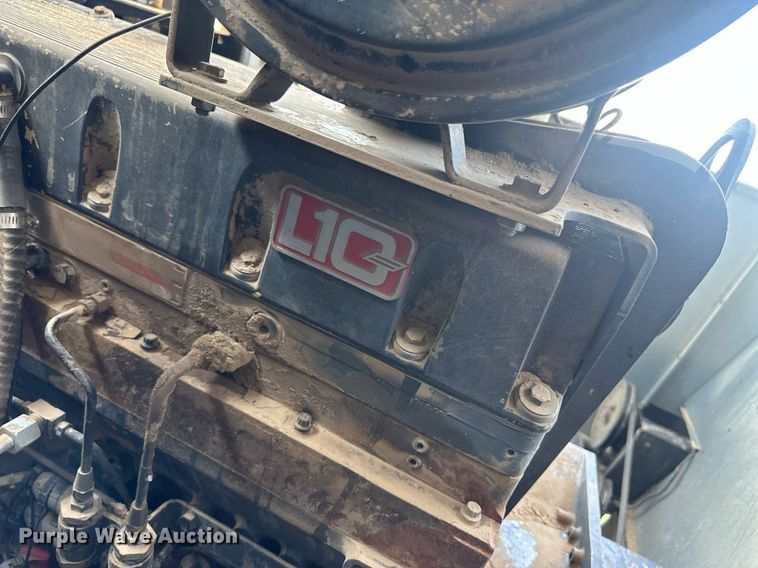 image for item OC9385 1995 Gleaner R72  combine