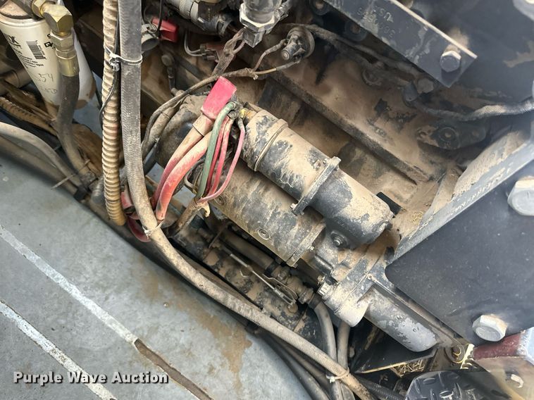 image for item OC9385 1995 Gleaner R72  combine