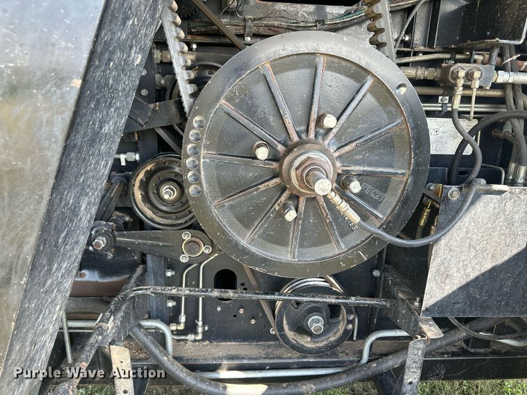 image for item OC9385 1995 Gleaner R72  combine