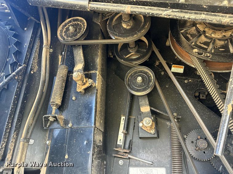 image for item OC9385 1995 Gleaner R72  combine