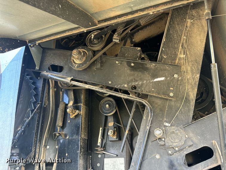 image for item OC9385 1995 Gleaner R72  combine