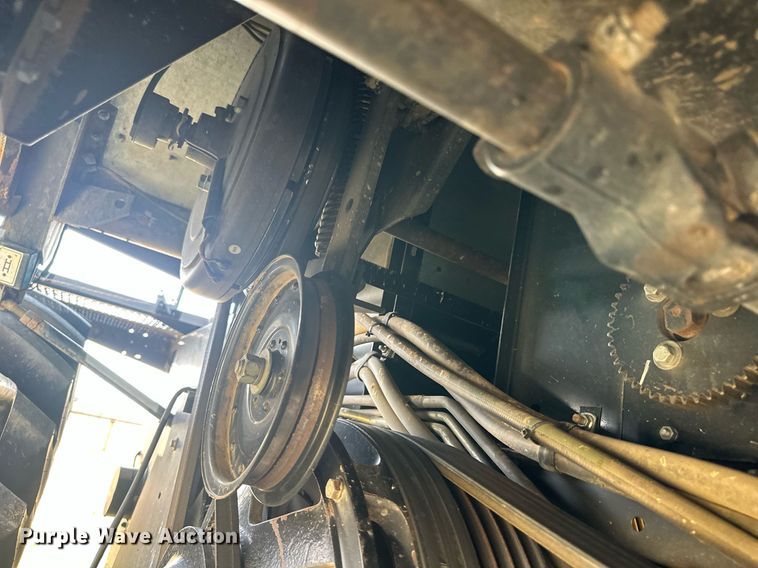 image for item OC9385 1995 Gleaner R72  combine