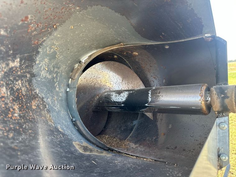 image for item OC9385 1995 Gleaner R72  combine