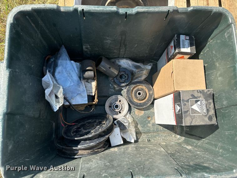 image for item OC9385 1995 Gleaner R72  combine