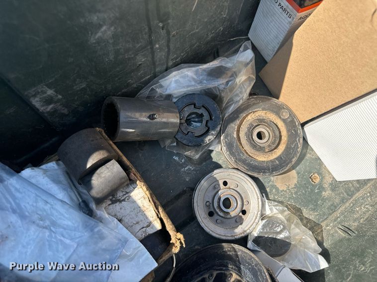 image for item OC9385 1995 Gleaner R72  combine