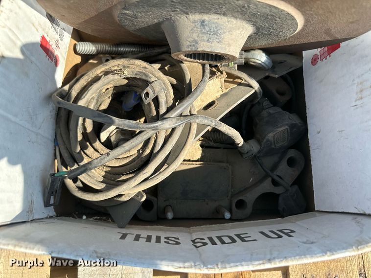 image for item OC9385 1995 Gleaner R72  combine