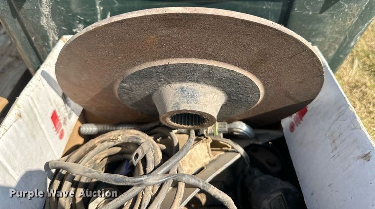 image for item OC9385 1995 Gleaner R72  combine