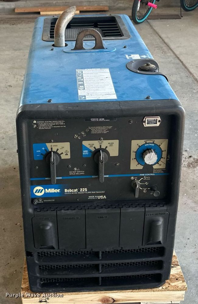 image for item OC9386 Miller Bobcat 225  welder/generator