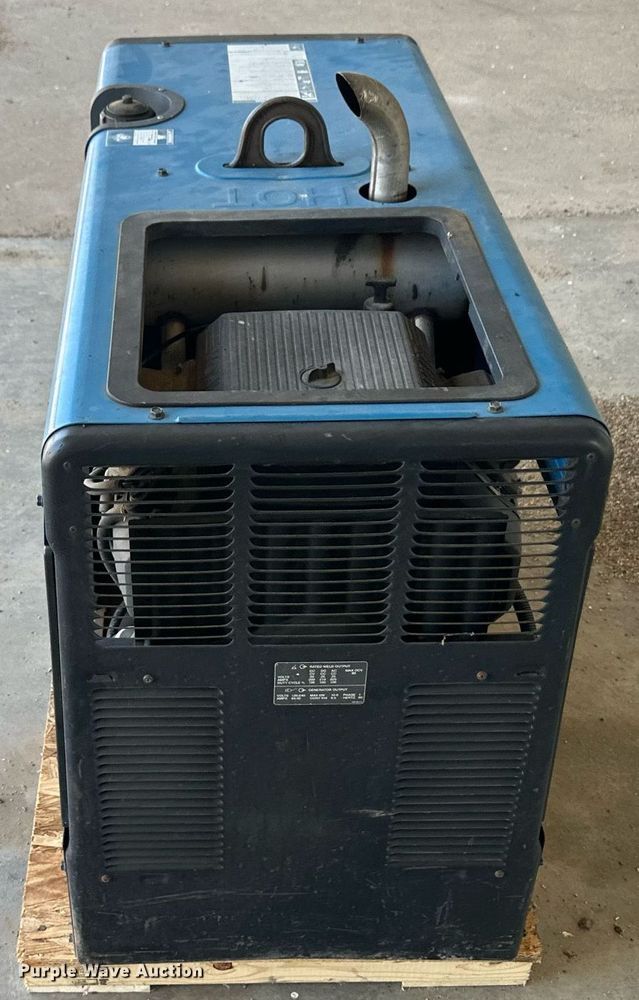 image for item OC9386 Miller Bobcat 225  welder/generator