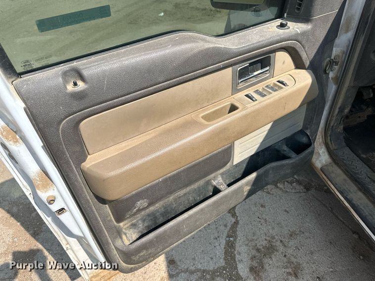 image for item OC9420 2010 Ford F150 XLT SuperCab pickup truck