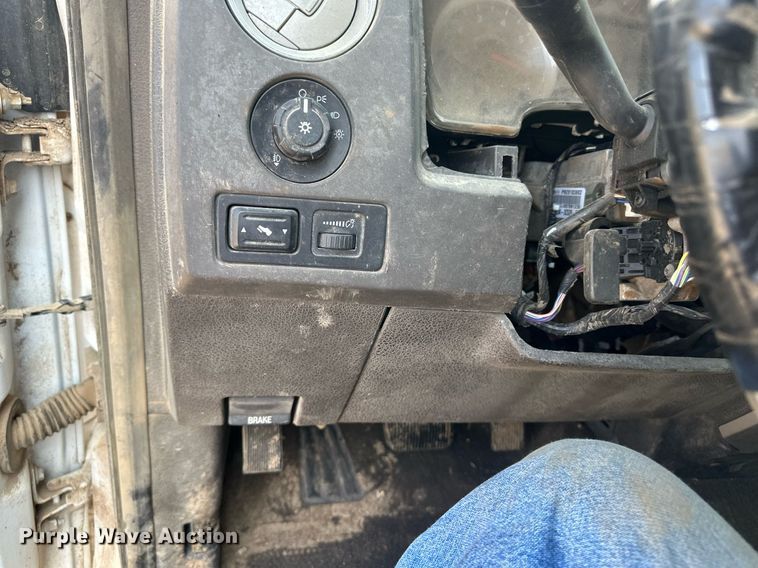 image for item OC9420 2010 Ford F150 XLT SuperCab pickup truck