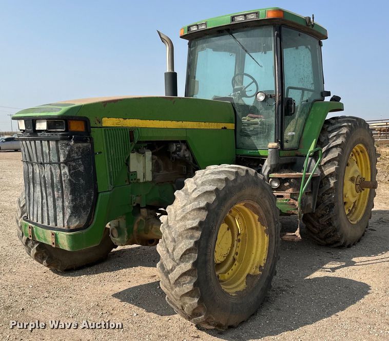 image for item OC9424 1995 John Deere 8200 MFWD tractor