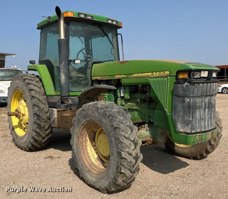 image for item OC9424 1995 John Deere 8200 MFWD tractor