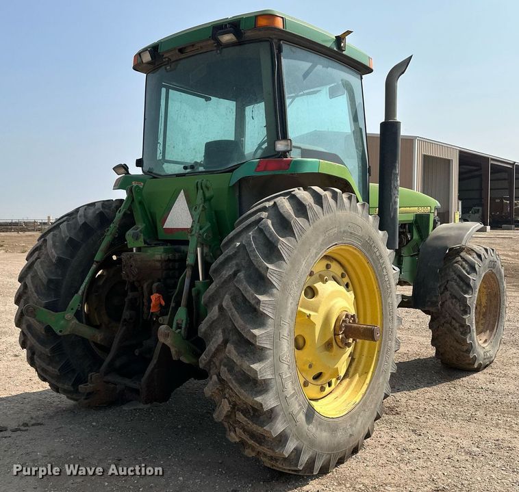 image for item OC9424 1995 John Deere 8200 MFWD tractor