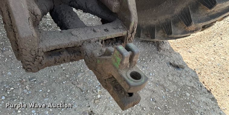 image for item OC9424 1995 John Deere 8200 MFWD tractor