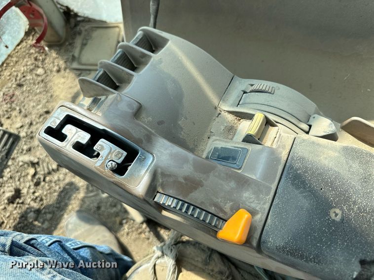 image for item OC9424 1995 John Deere 8200 MFWD tractor