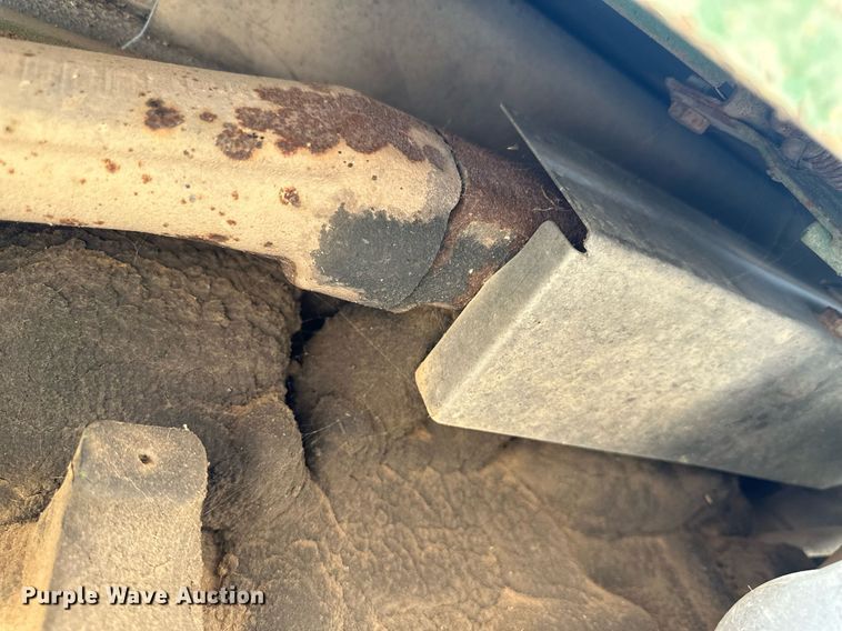 image for item OC9424 1995 John Deere 8200 MFWD tractor