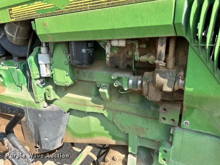 image for item OC9424 1995 John Deere 8200 MFWD tractor