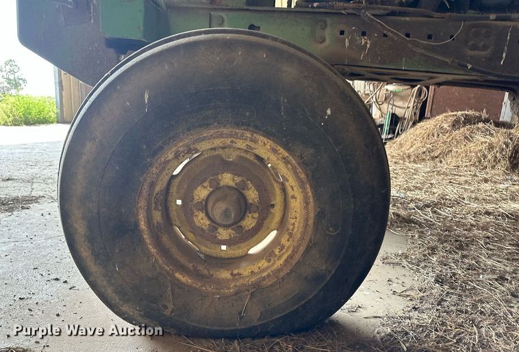 image for item OC9425 John Deere 4430 tractor