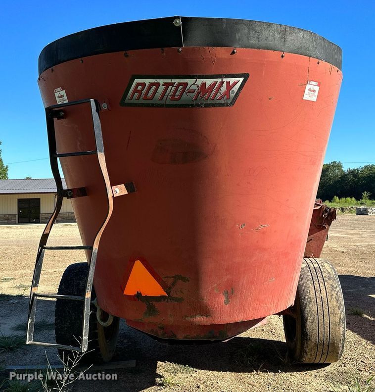 image for item OG9157 RotoMix  425 VXT feed mixer