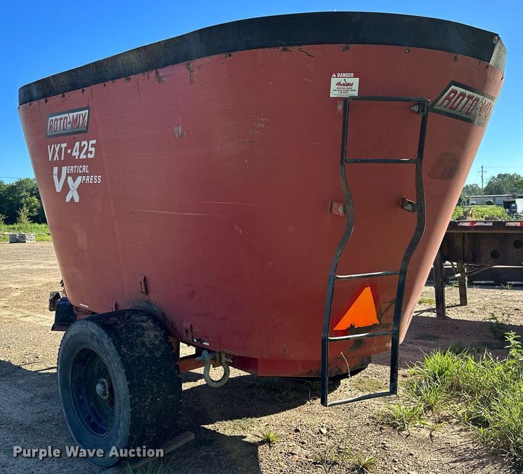 image for item OG9157 RotoMix  425 VXT feed mixer