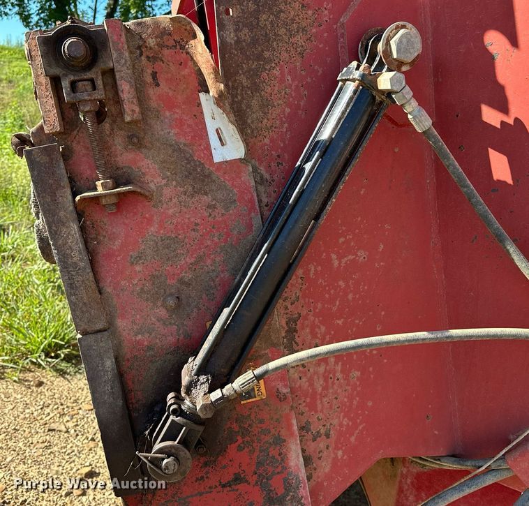 image for item OG9157 RotoMix  425 VXT feed mixer