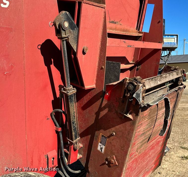 image for item OG9157 RotoMix  425 VXT feed mixer