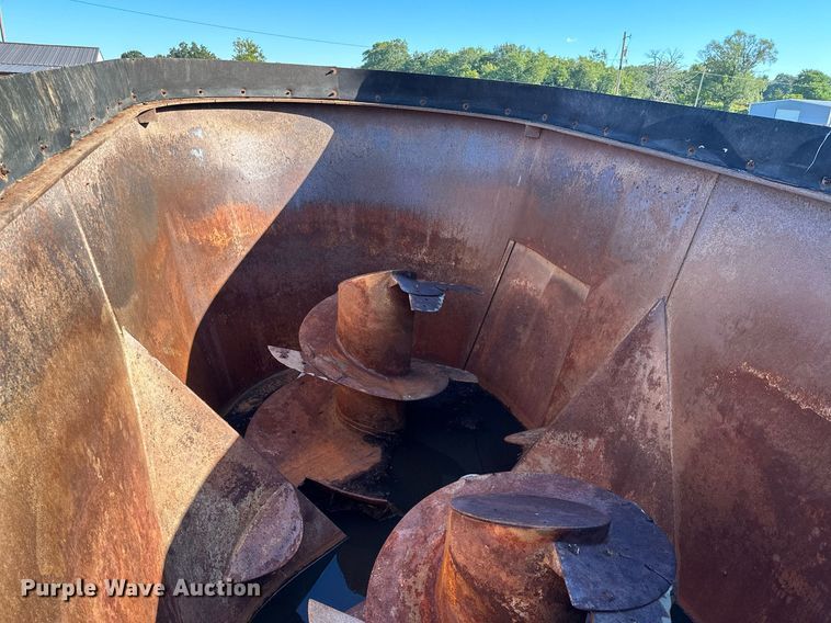 image for item OG9157 RotoMix  425 VXT feed mixer