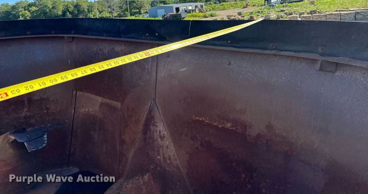 image for item OG9157 RotoMix  425 VXT feed mixer