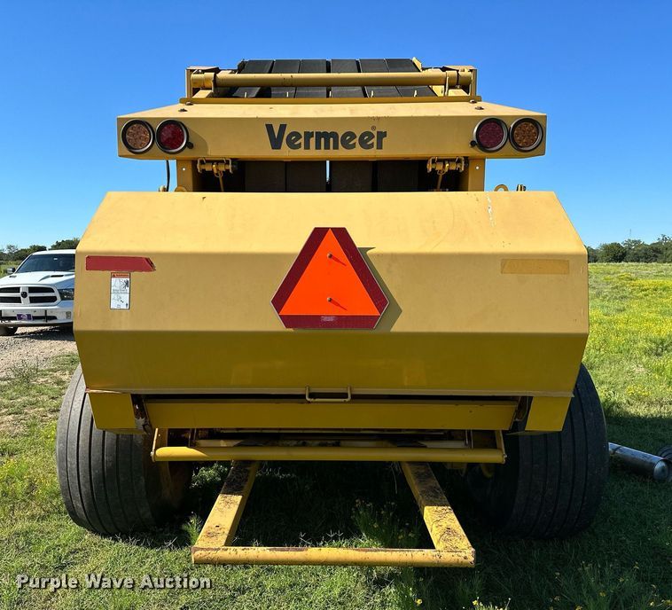 image for item OG9159 2013 Vermeer 604 Super M  round baler