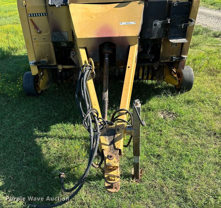 image for item OG9159 2013 Vermeer 604 Super M  round baler