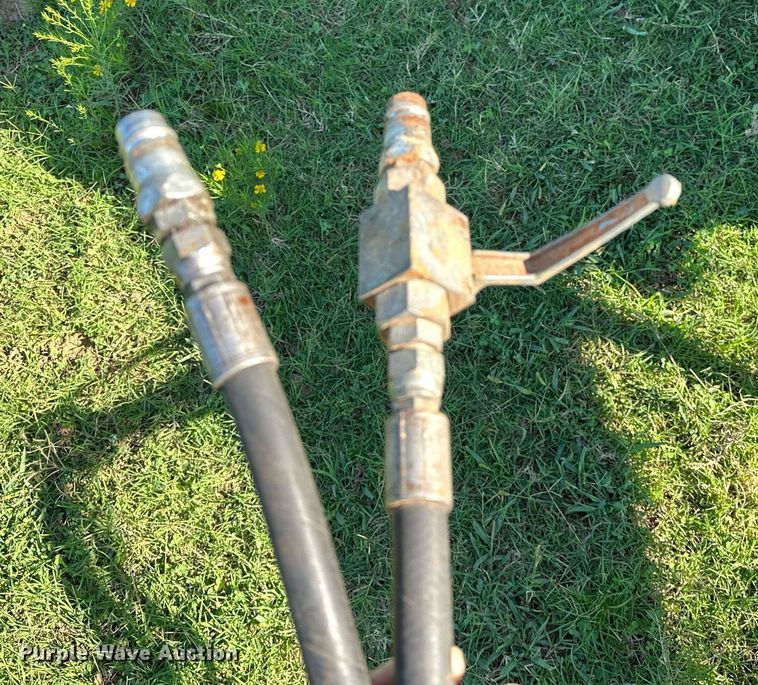 image for item OG9159 2013 Vermeer 604 Super M  round baler