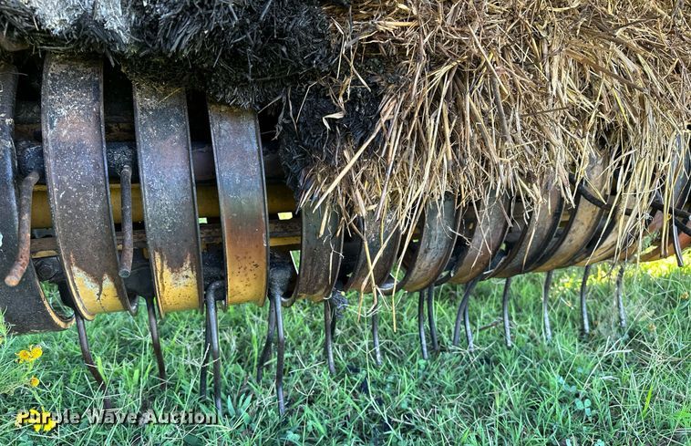 image for item OG9159 2013 Vermeer 604 Super M  round baler