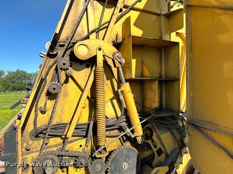 image for item OG9159 2013 Vermeer 604 Super M  round baler