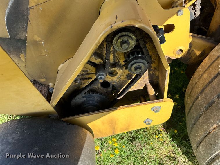 image for item OG9159 2013 Vermeer 604 Super M  round baler