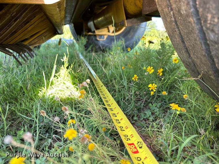 image for item OG9159 2013 Vermeer 604 Super M  round baler