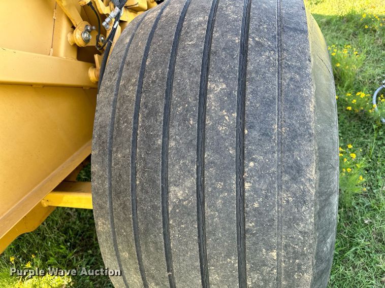 image for item OG9159 2013 Vermeer 604 Super M  round baler