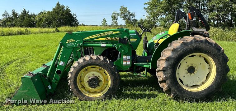 image for item OG9160 2006 John Deere 5105  tractor