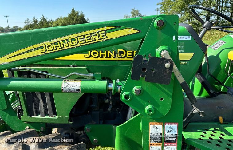 image for item OG9160 2006 John Deere 5105  tractor