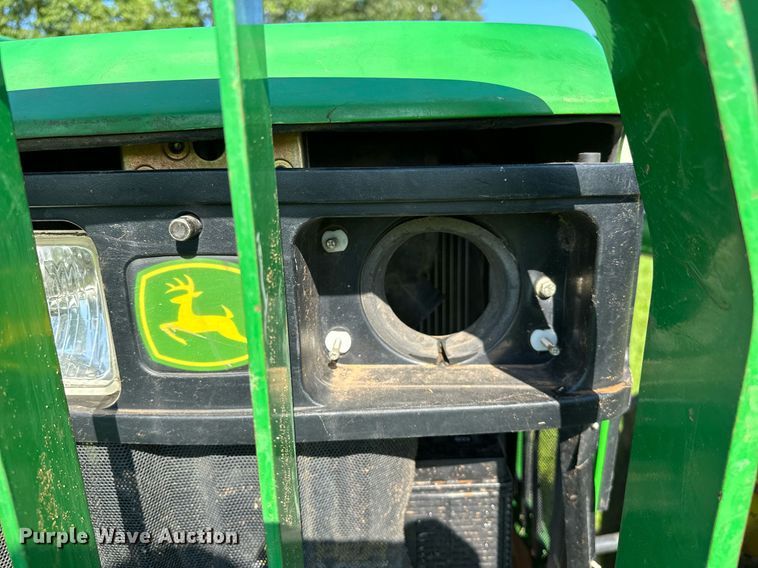 image for item OG9160 2006 John Deere 5105  tractor