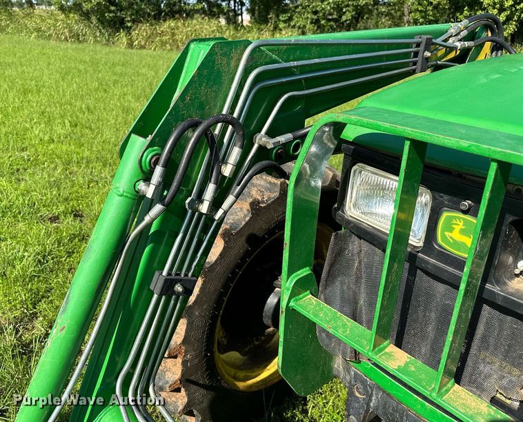 image for item OG9160 2006 John Deere 5105  tractor