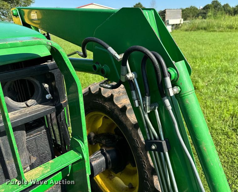 image for item OG9160 2006 John Deere 5105  tractor